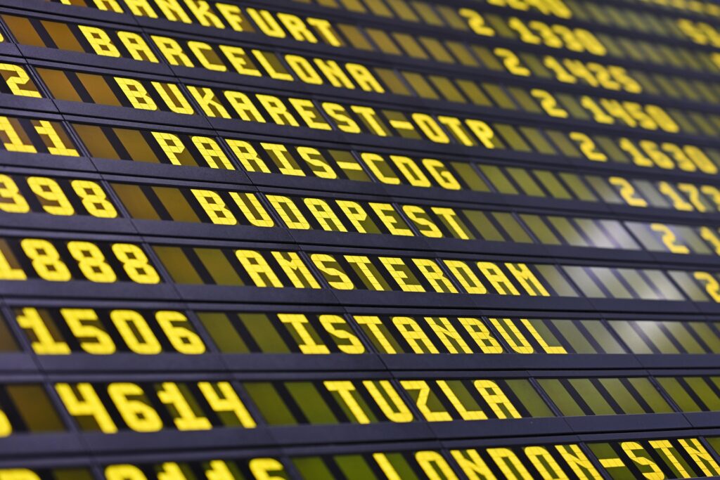 airport 6911566 1920