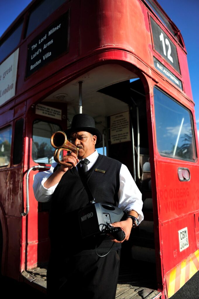 Matjiesfontein John roept bezoekers naar de hoorn