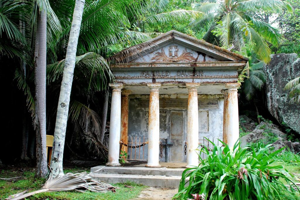 Mausolee Dauban Silhouet